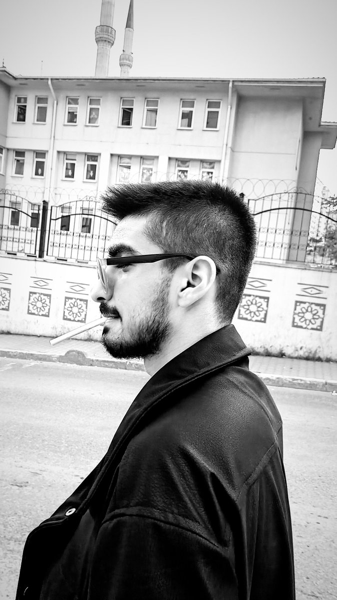 saban_krtx's tweet photo. SİKTİR ET, TABUT BİLE TEK KİŞİLİK. https://t.co/AMBLvgHpce