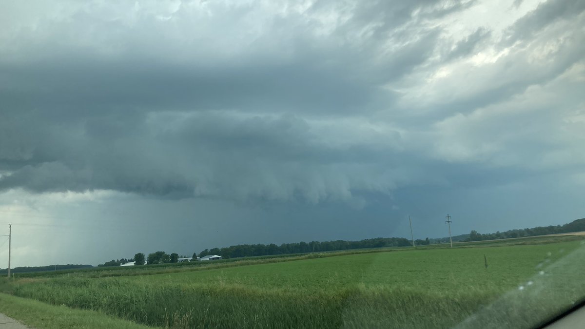 RaguWx's tweet photo. Nice looking storm over Bad Axe a few minutes ago #miwx https://t.co/9omTyOO0Cd