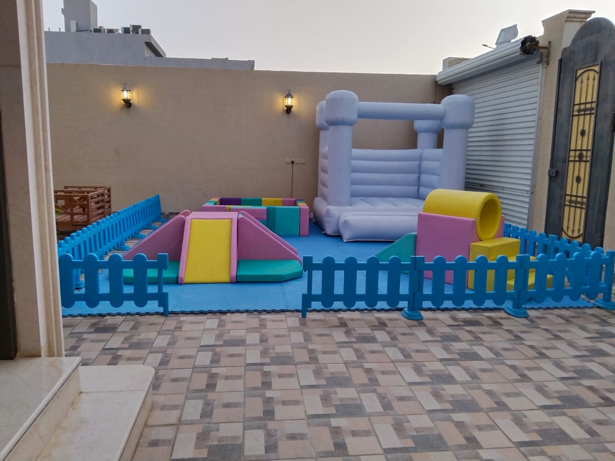 Colors & Candles tweet media