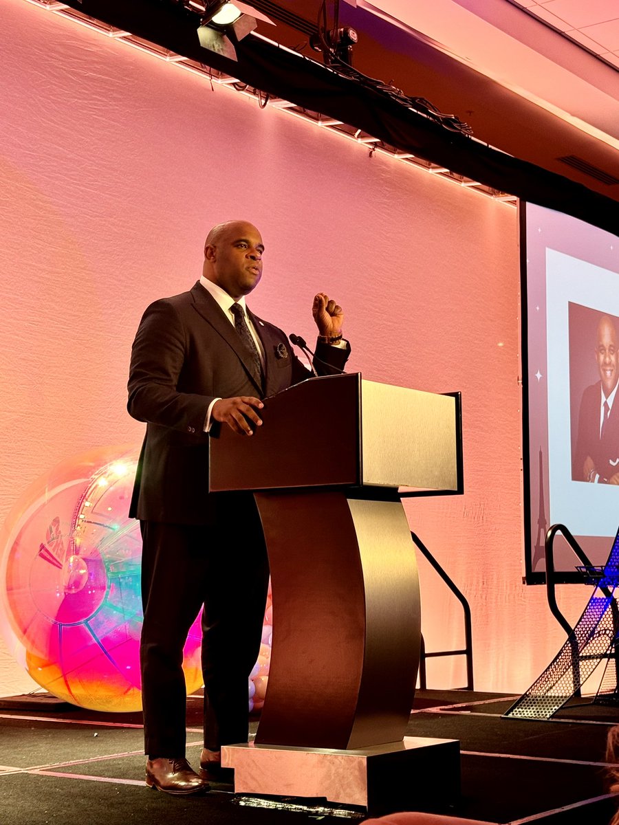 Willie Phillips tweet media