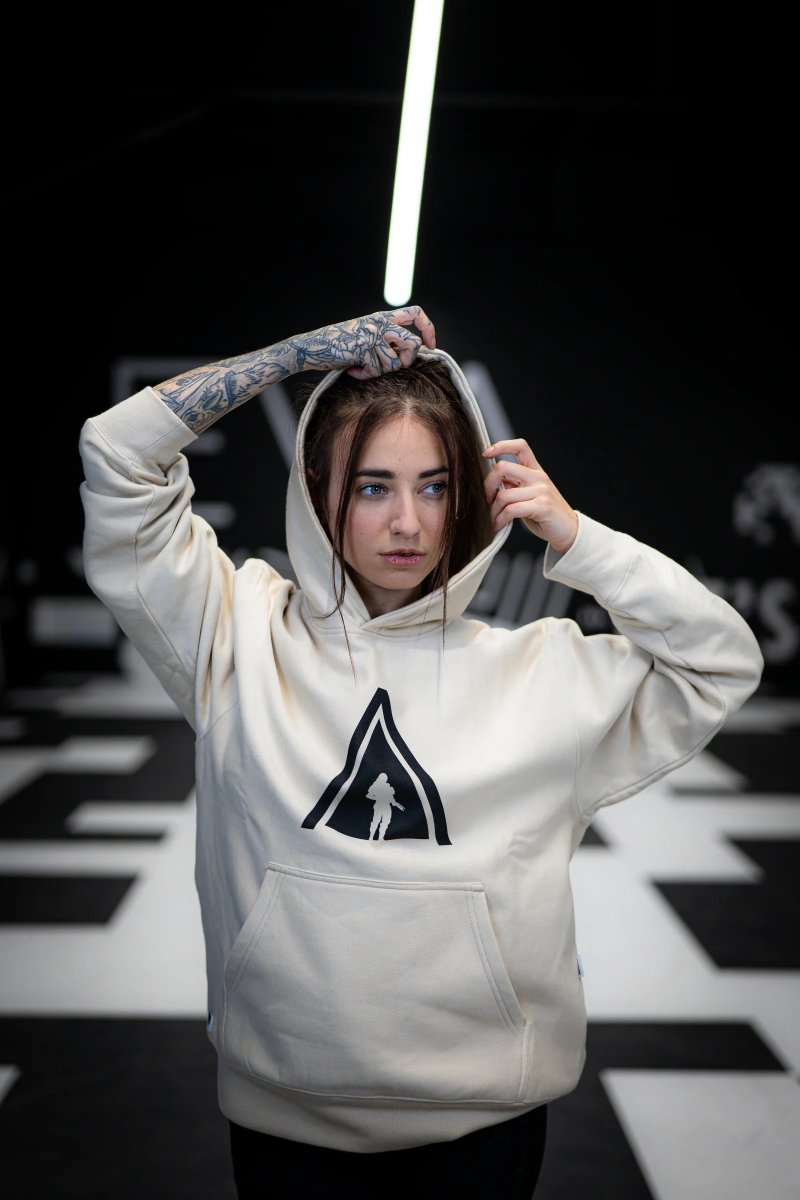 J'ai craqué j'ai fini par commander le Hoodie de chez <a href="/evagg_fr/">EVA</a> x)
shop.eva.gg/products/hoodi…