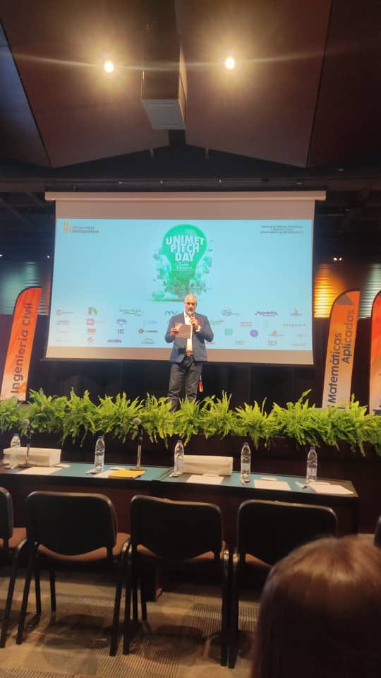 luisoliveros13's tweet photo. Misión cumplida!!! 
Tercer @Unimet Pitch Day completado y a casa llena en el Paraninfo.
Muchas gracias a las empresas que nos apoyaron, a las autoridades de la universidad, a los profesores del Departamento de Emprendimiento y por supuesto: a nuestros estudiantes, que nuevamente hicieron un maravilloso trabajo. 
Felicitaciones al equipo de Remember Me!!