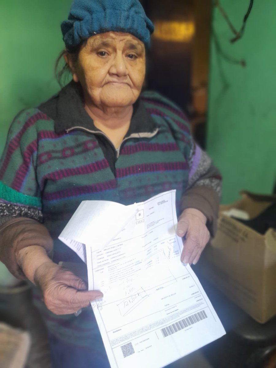 #Cipolletti 🔴Una abuela que desconoce el valor de los billetes, no sabe leer ni escribir, lloraba porque compró <a href="/bamegatone/">Megatone.net</a> una cocina que necesitaba y tenia un valor de $400 mil y le hicieron una financiación que terminara pagando $2 millones 800 mil pesos.