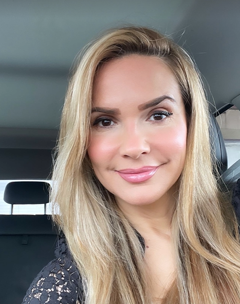 Saludos solecitos de Viernes. 🥰