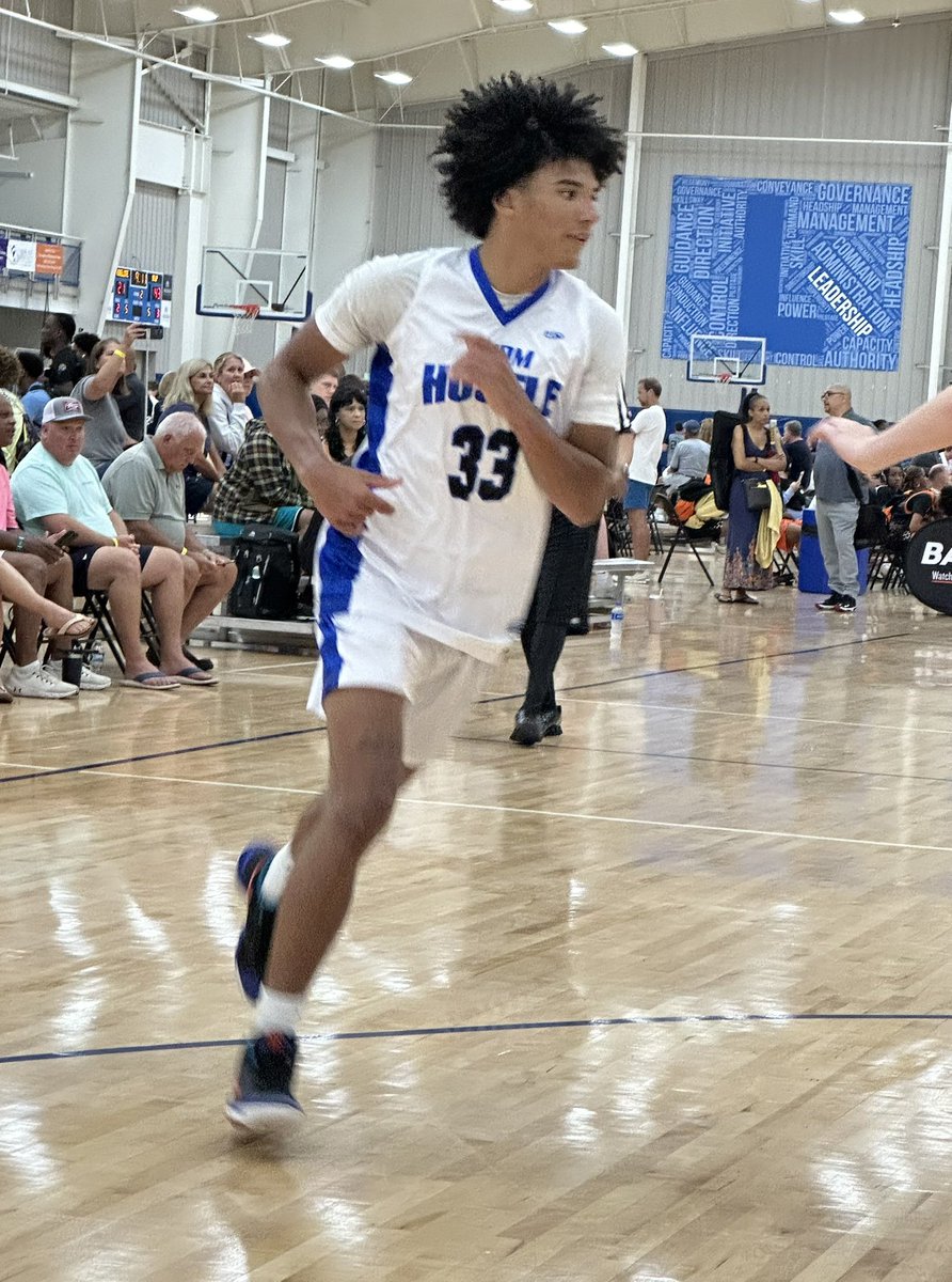 BigShotsGlobal's tweet photo. Team Hustle 17U guard Logan Parker has been ballin out all weekend here at the beach! Scores at all three levels, he’s a threat as soon as he steps in the gym! #BIGSHOTS #MyrtleBeachLive https://t.co/TIxpmUsCge