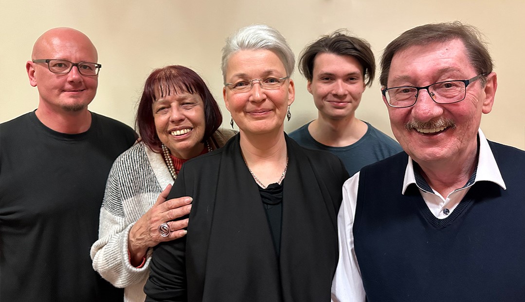 Die neue Fraktion der Linken im Saarbrücker Stadtrat. Herzlichen Glückwunsch und vielen Dank an alle die uns unterstützen und ihr Vertrauen in uns stecken. Ihr seid Großartig!!!

Von Links nach Rechts: Andre Jordt, Gabriele Ungers, Jasmin Pies, Fynn Marschler, Willi Edelbluth