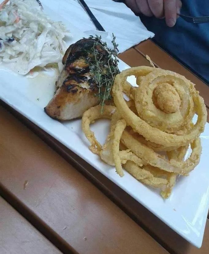 wydbear's tweet photo. Fried onion rings and roasted chicken for breakfast, money is good 😊☺️ https://t.co/hMeN0J7KBj