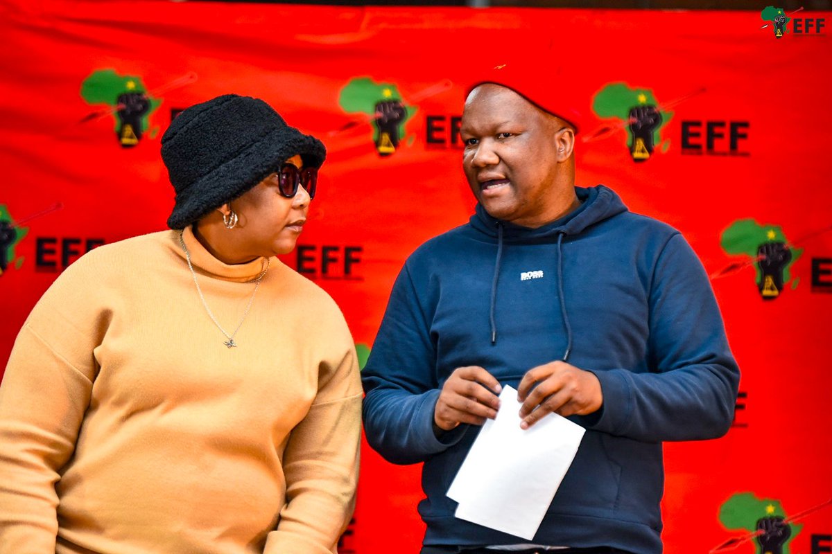 effnorthercape's tweet photo. ♦️In Pictures♦️

2/2

SG Cmsr @DlaminiMarshall and NC Cmsr @veronica_mente in Frances Baard Report back meeting held earlier on in Kimberley, Recreational Hall.

- We are duty bound to defend the EFF, 11th Anniversary Rally is to celebrate years of EFF's existence.

#EFFTurns11 https://t.co/U8m662Qr0e
