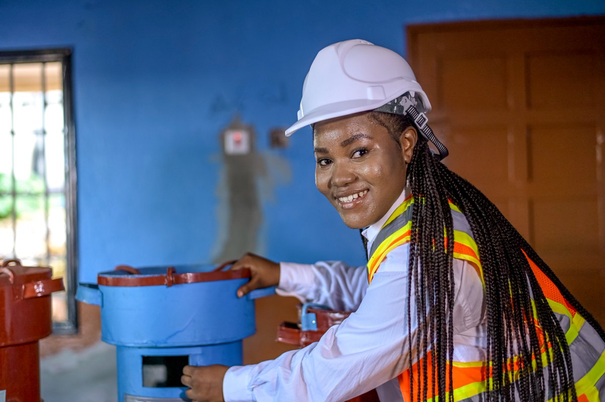 UNDPSierraLeone's tweet photo. Today, we shine the spotlight on @wieslltd.

@wieslltd has expanded its reach &amp; impact across the country thanks to @UNDPSierraLeone's Growth Accelerator. 600 were stoves produced in 2023 &amp; over 500 by June  ending . More households now have clean cooking energy access. https://t.co/smPSUdhCY8