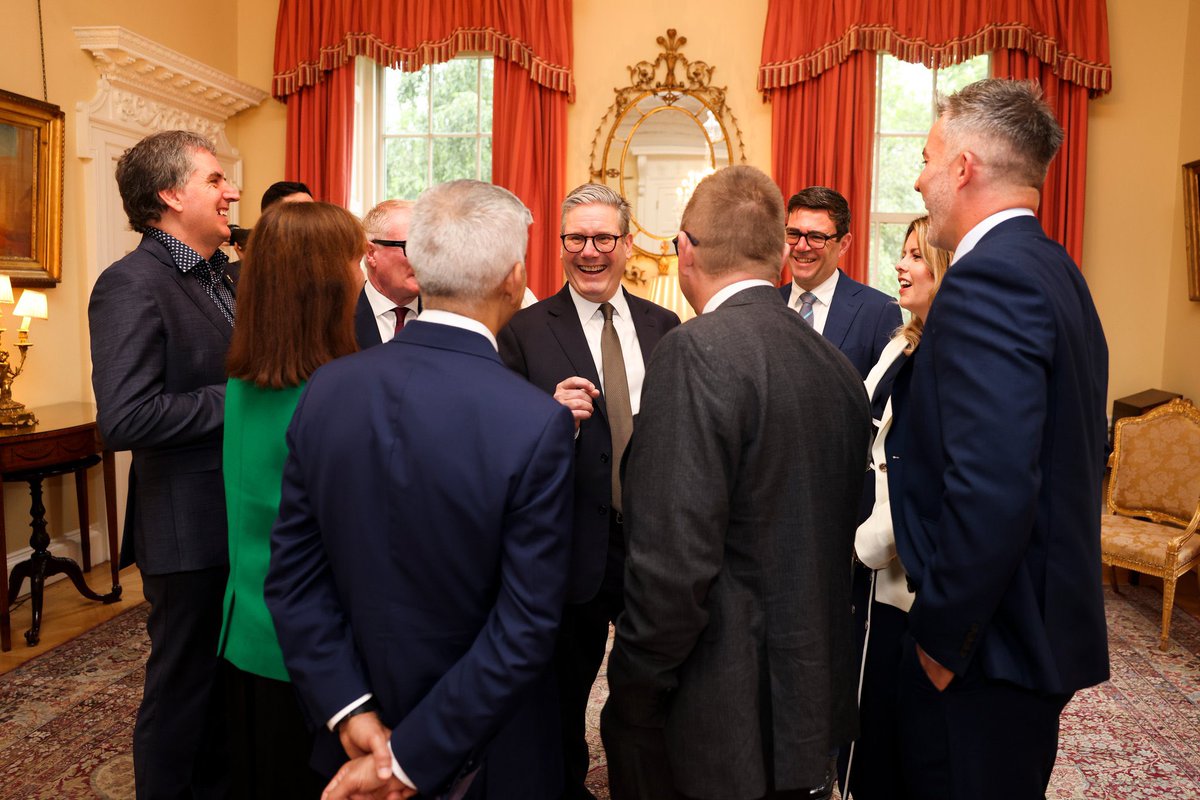 KiMcGuinness's tweet photo. Busy week!

From Downing Street with @Keir_Starmer, @AngelaRayner and other Mayors to talk about bringing more power to our regions and creating real opportunity in our North East to investment in the business case to extend @My_Metro to Washington.

I’m getting on with the job. https://t.co/YV9YRCmiQQ