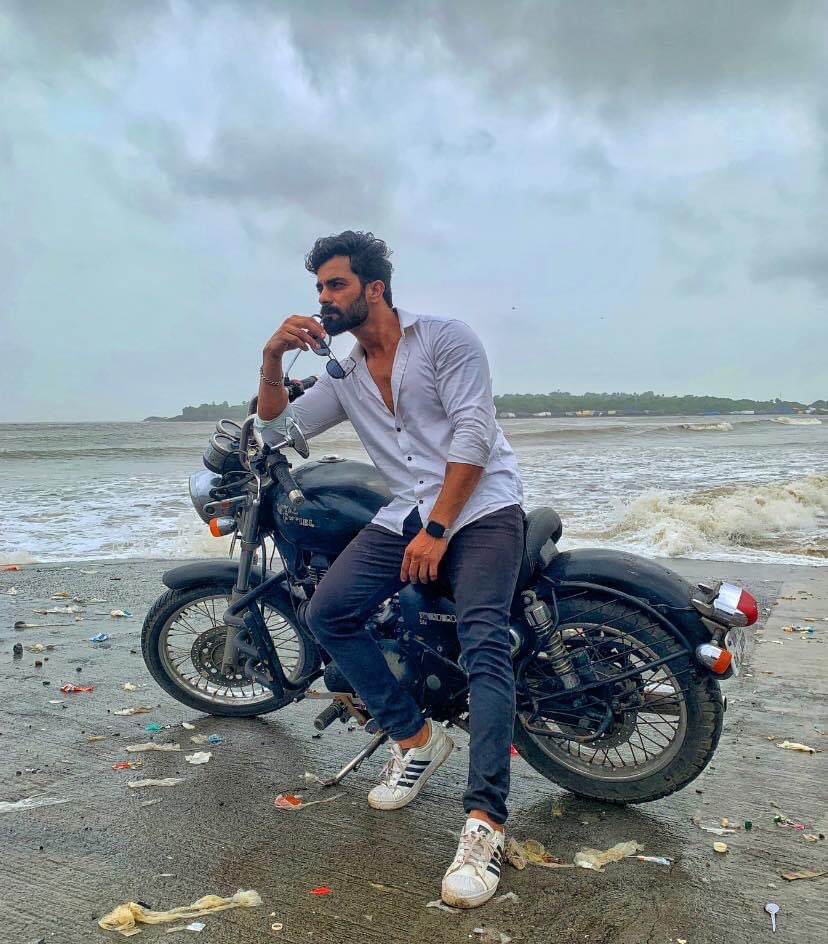 vinn_modgill's tweet photo. My self-love journey: in progress, unfiltered, and fabulous π₯
#vinnmodgill #selflove #loveyourself #shootdiaries #picoftheday #rawphotography #mybike #fallinlovewithbike https://t.co/29EieocTPq