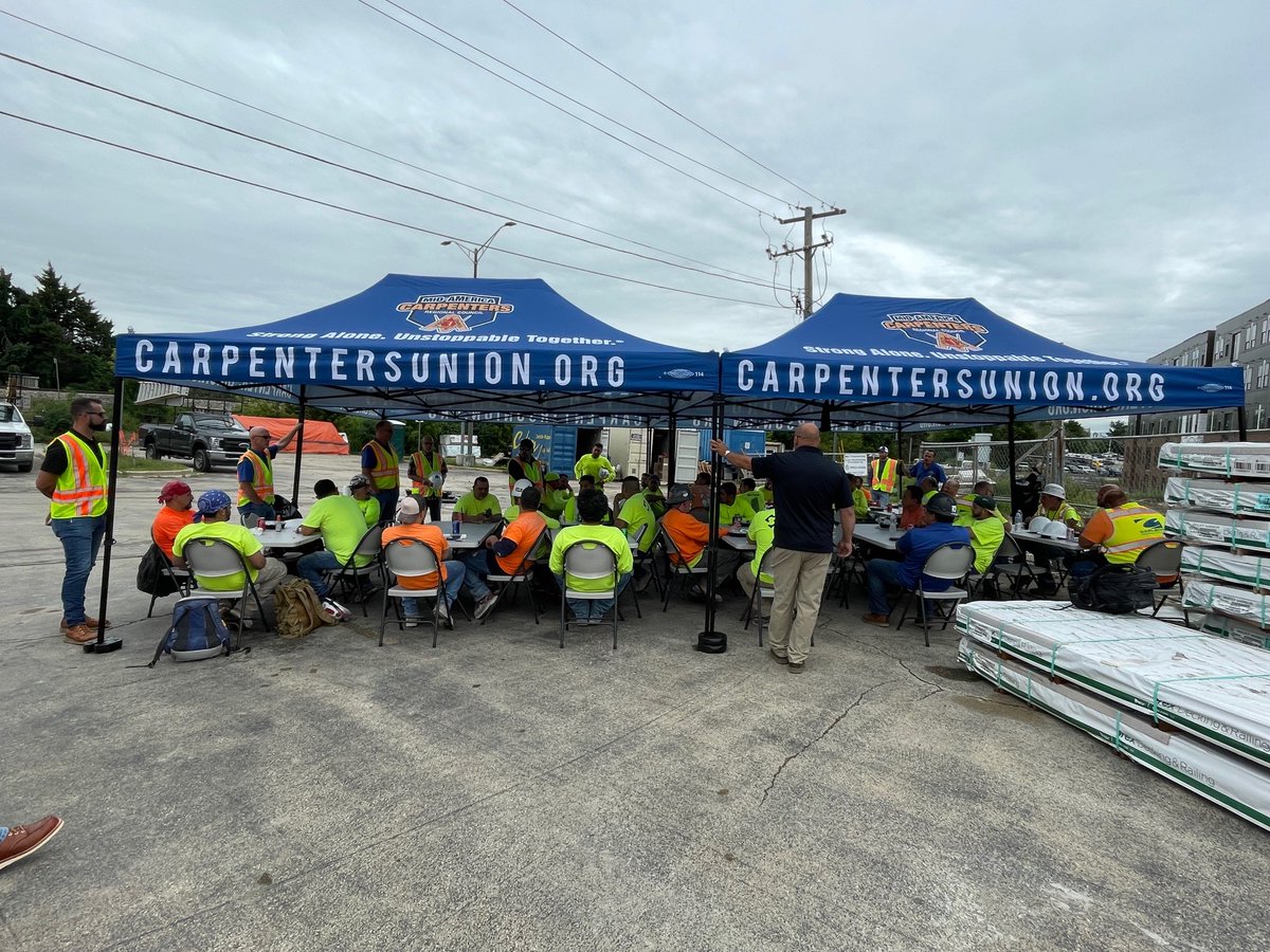 MidAmCarpenters's tweet photo. Residential 2.0 continues to deliver for our union! Recently our Residential 2.0 team visited the Metro 19 Apartments in Roselle, IL. This $80M project is being built 100% union! 
#HeritageCarpentry #DHEnergyManagement #ServiceDrywall #DiversifyPro https://t.co/VxqAAU0ZvP