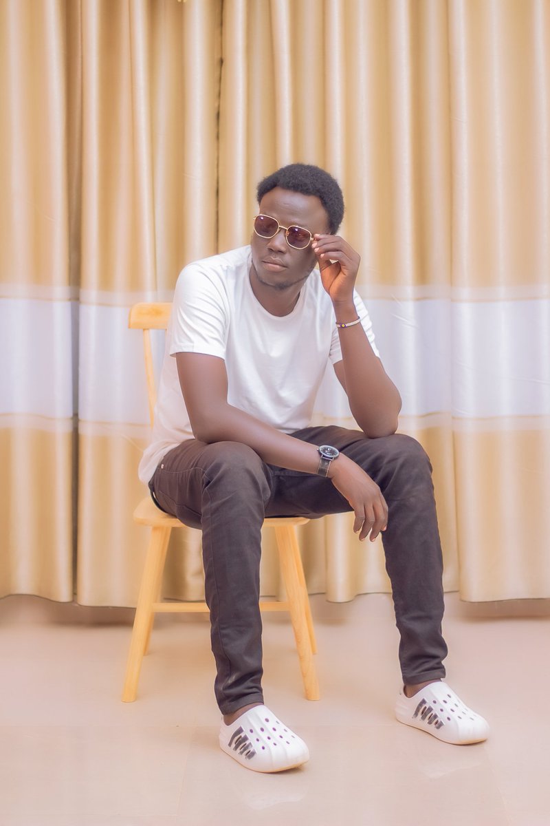 differentboyX's tweet image. Qualities...
#on_my_feet_album coming soon 🔥