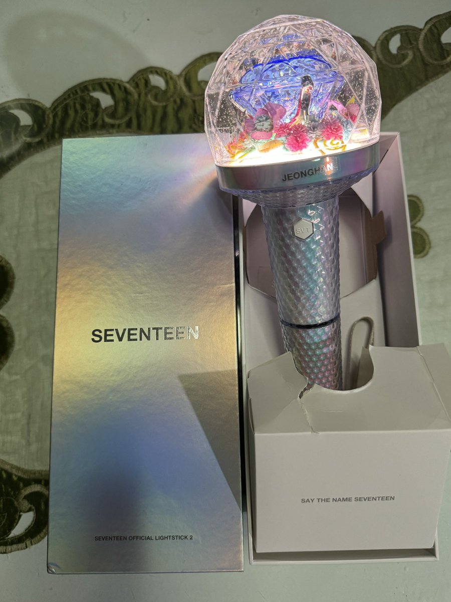 helluanything's tweet photo. 🛒 [ #HelluAnythingOnHandItems ]

SEVENTEEN OFFICIAL LIGHTSTICK V2

🏷1800

✅On Hand
✅Mint Condition (used twice only BeTS MANILA and BULACAN)
✅Ready to Ship (sdd/sco)
✅PAYO

📍Sampaloc, Manila https://t.co/A2ks4NHSgI