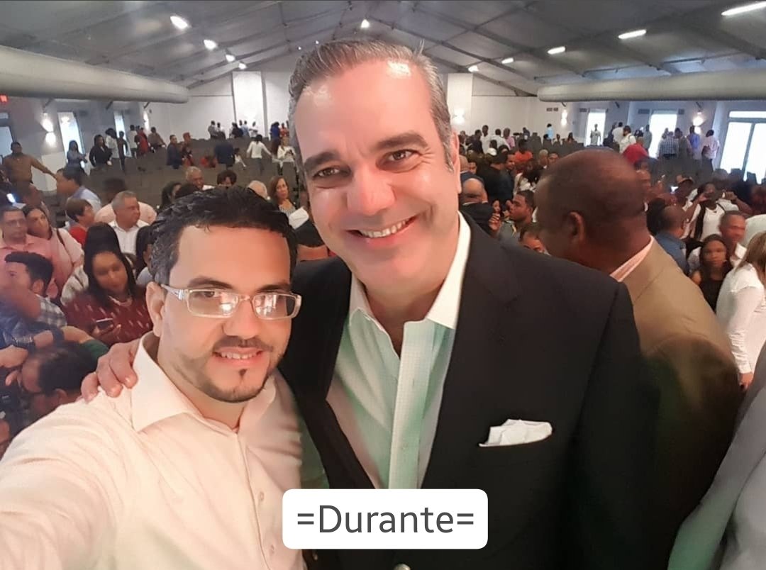 aneudydeleonm's tweet photo. Hoy, está de cumpleaños @luisabinader, el primer presidente nacido en la era demócratica de la RD, y mi líder indiscutible, después del Dr. José Francisco Peña Gómez.

Un gran ser humano, buen político y excepcional estadista a quien le profeso un gran cariño, respeto y lealtad. Con quien hemos batallado por más de 12 años para lograr el Cambio que disfrutamos en la RD. Estas fotos junto a mi líder, reflejan el "Antes", "Durante" y "Después", y nos recuerdan que los ideales y sueños se hacen realidad, con tesón, amor, visión, trabajo en equipo, principios y determinación.

Dios le siga dando muchos años de vida, llenos de salud, templanza, sabiduría y fortaleza espiritual para seguir bien gobernando nuestro país en ruta hacia la prosperidad.🙏����🇩🇴

¡FELIZ CUMPLEAÑOS!🎁🎈🎊 Mi líder amigo. ¡Disfrute su día! @raquelarbaje @BeltranEilyn