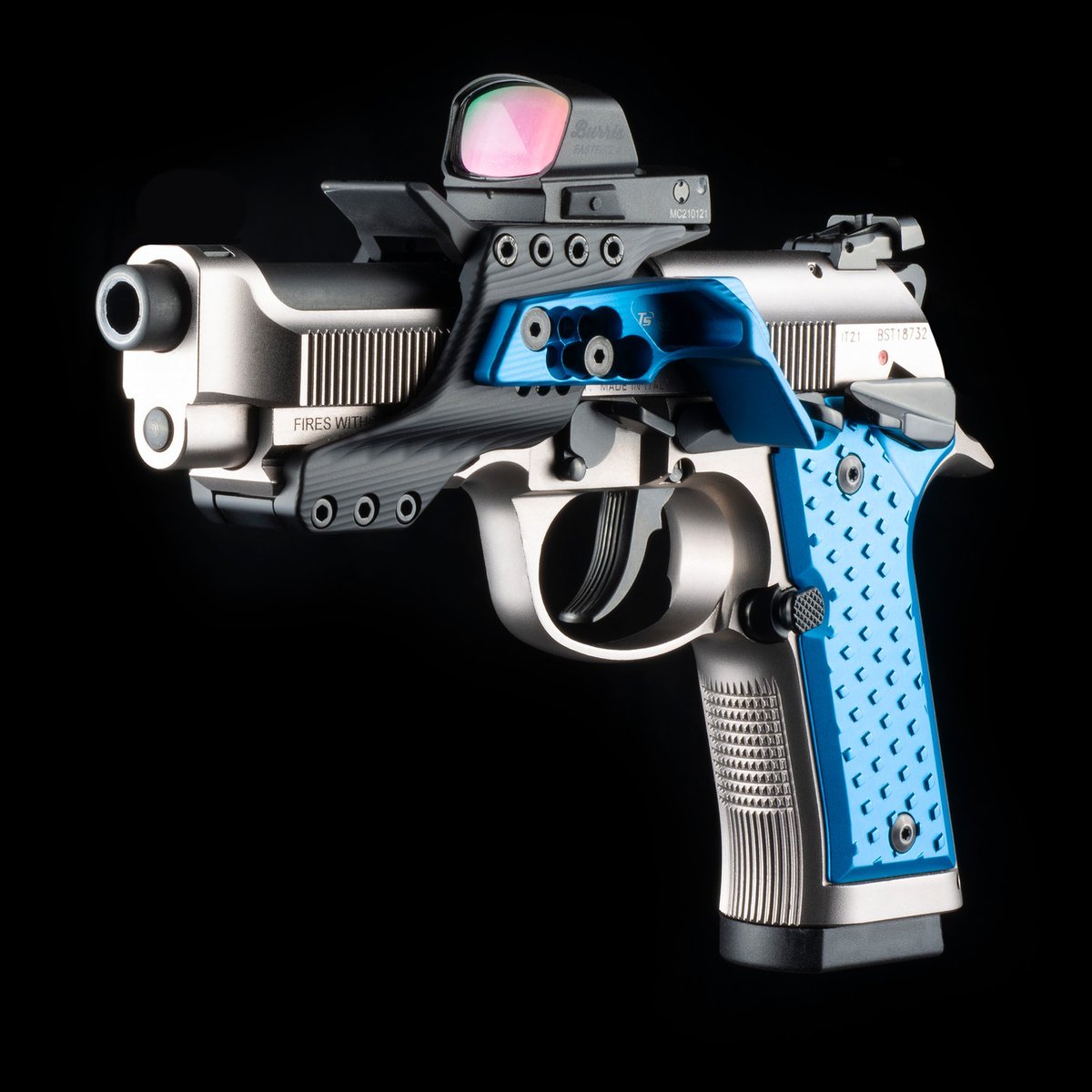 Beretta_1526's tweet photo. Accessories and special parts are the differences that make the difference https://t.co/TAJgWugnn6 #Beretta #92XPerformance #1ChoiceOfChampions https://t.co/fHO61cE7SC
