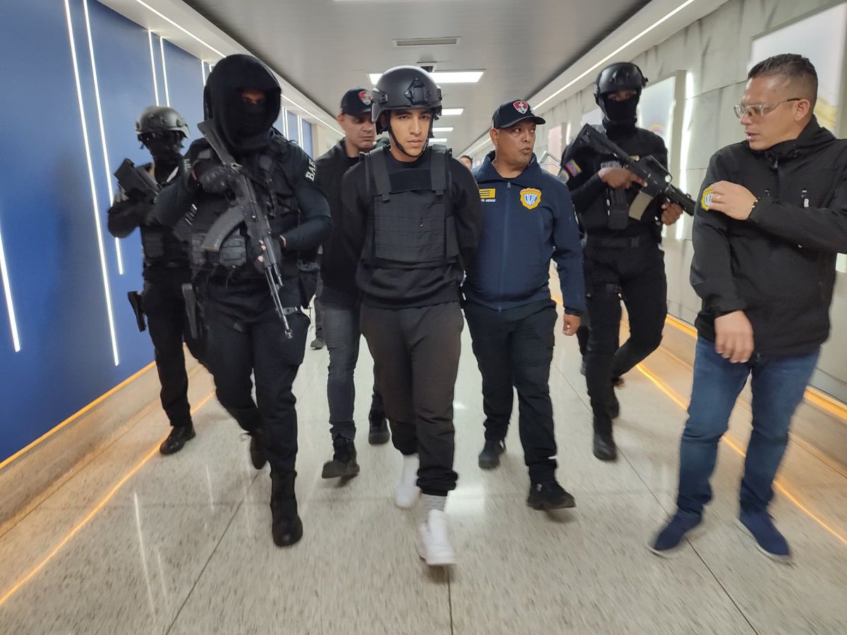 Vpdte. Sectorial AJ. <a href="/CeballosIchaso1/">@FuerzaDinamica Remigio Ceballos Ichaso</a>: "El ciudadano Gerso Guerrero, capturado en España, se encontraba solicitado ante Interpol por los delitos de extorsión, homicidio, secuestro, trata de personas, legitimación de capitales, tráfico ilícito de armas y terrorismo".