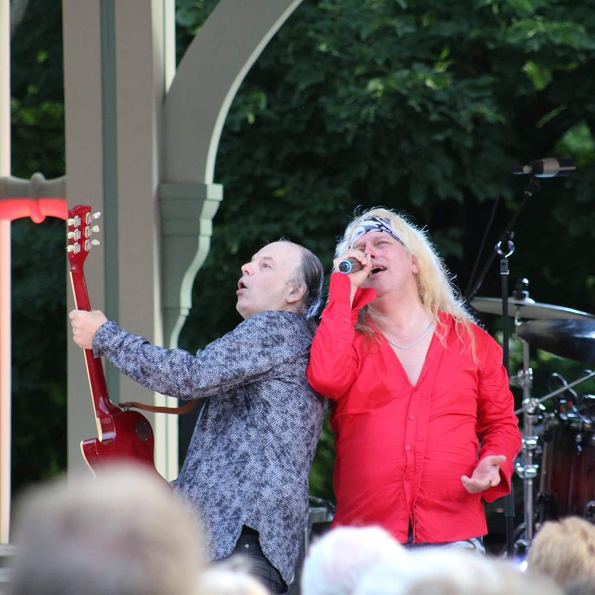 UPresents's tweet image. Last night, Jukebox Heroes delivered a fantastic performance at the bandstand! 🎸🎹 What was your favourite part of the show? Let us know in the comments below!

Photos courtesy UBIA.

#TNATB #UnionvilleMainStreet #LiveMusic #ThursdayNightsAtTheBandstand