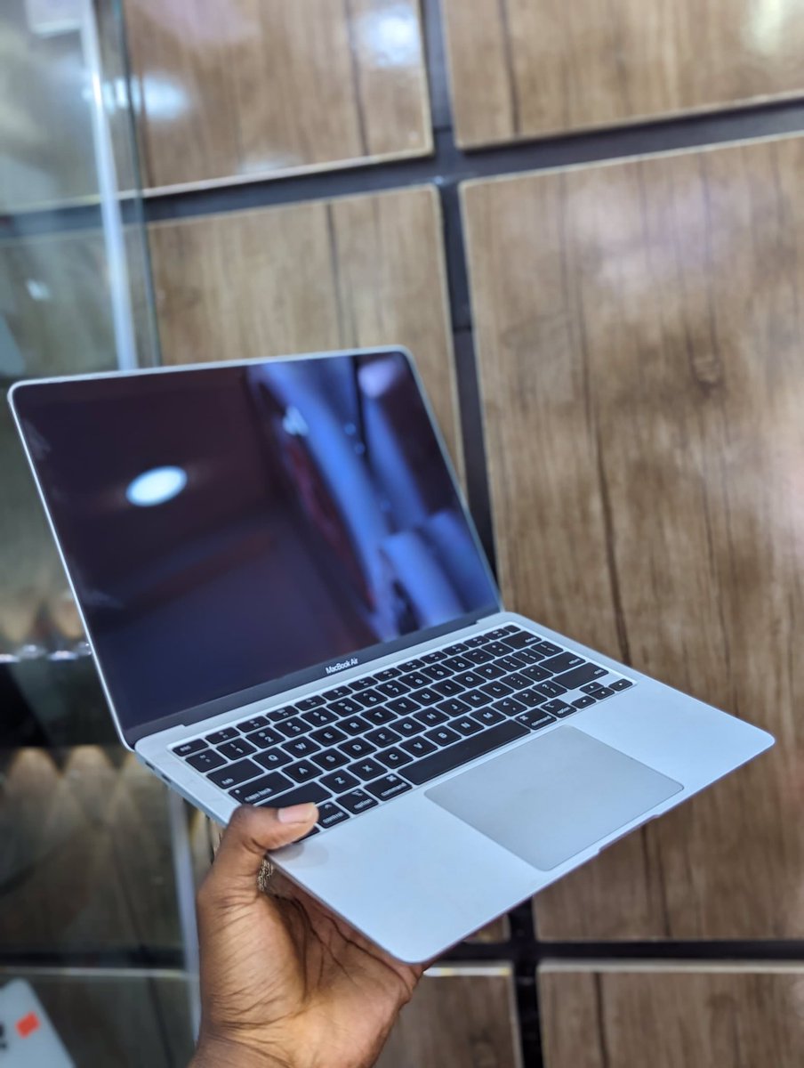 kwamerayban's tweet photo. ๐๐ฅ Tech Deals! iPad 10th gen: 590k, S23 Ultra: 875k, MacBook Air 2020: 685k, Tab S9 Plus: 1.48M. DM me to grab these deals! #TechSteals #GadgetLovers https://t.co/0vZnAv2OtN