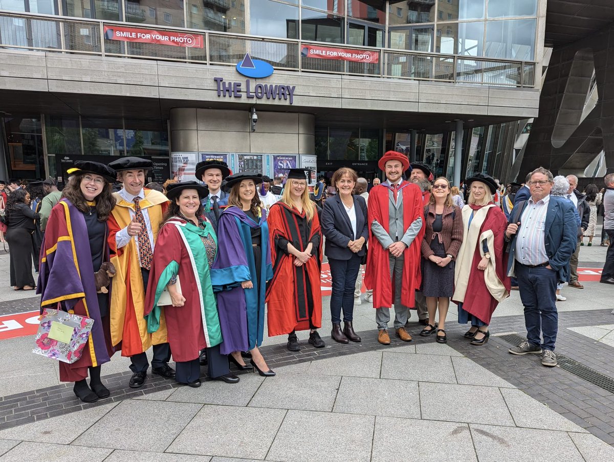 Dr Michael Lomas (@drmikejl) on Twitter photo We had a wonderful time celebrating our graduating students’ success today. Huge congratulations to each and every one of you and best of luck for the future! And remember to keep in touch for help & advice - you are now forever part of the <a href="/SalfordPsych/">SalfordPsych</a> community! 🎉👩🏾🎓 👨🏼🎓 🎉 We had a wonderful time celebrating our graduating students’ success today. Huge congratulations to each and every one of you and best of luck for the future! And remember to keep in touch for help & advice - you are now forever part of the <a href="/SalfordPsych/">SalfordPsych</a> community! 🎉👩🏾🎓 👨🏼🎓 🎉