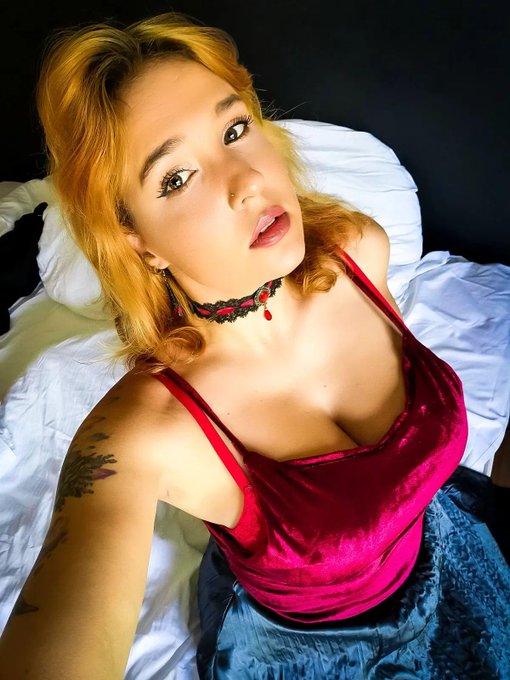 Hot enough to be a houswifey? ☺ https://t.co/4s62h5i4R2