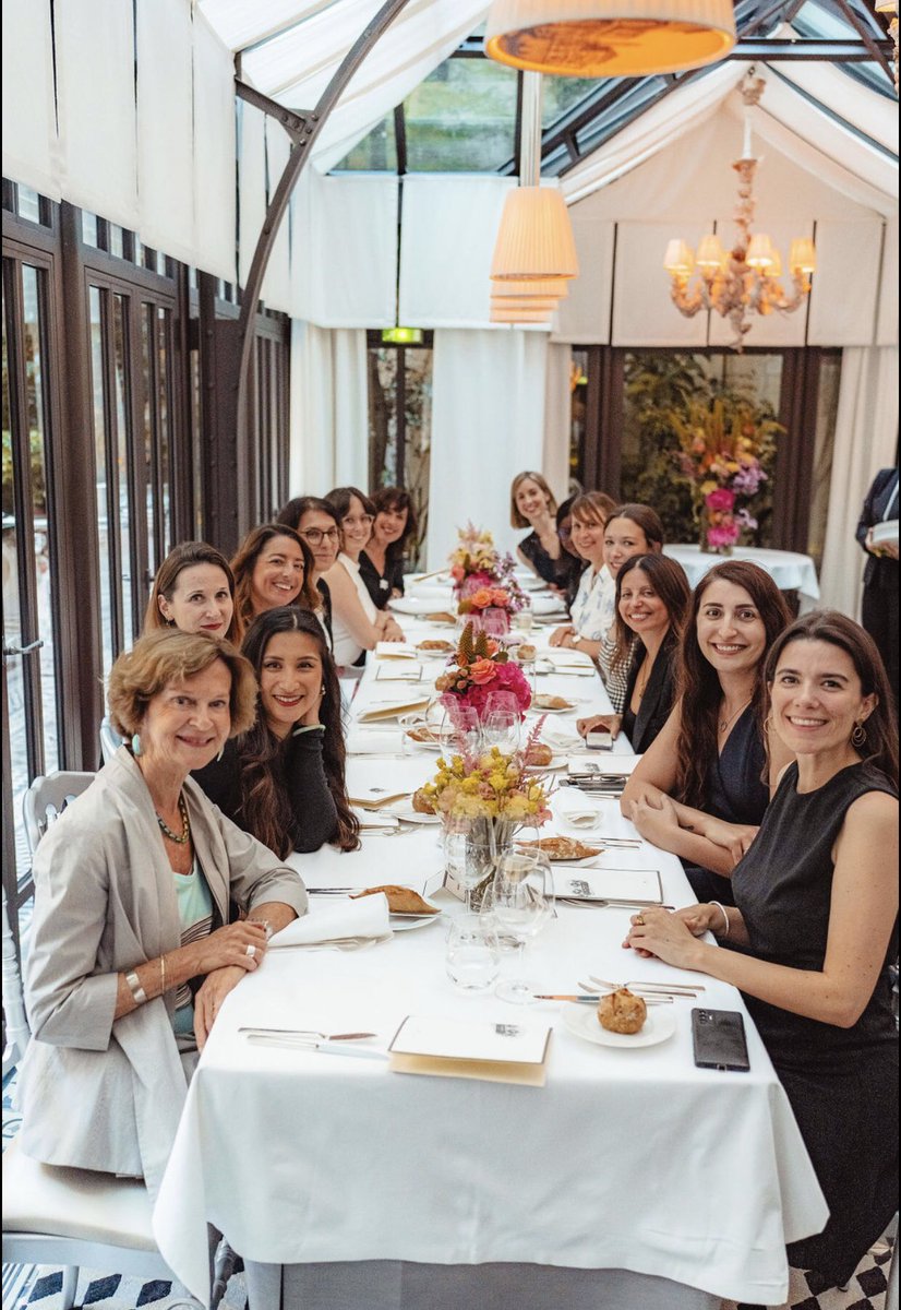 Frédérique Cintrat (@fredcintrat) on Twitter photo Belle soirée #entrepreneuriatfeminin #femmesForbes She ´ s <a href="/MercedesAMG/">Mercedes-AMG</a> autour de <a href="/NathalieBalla/">Nathalie Balla</a> #ambition #confiance #reentreprendresavieapres50ans Belle soirée #entrepreneuriatfeminin #femmesForbes She ´ s <a href="/MercedesAMG/">Mercedes-AMG</a> autour de <a href="/NathalieBalla/">Nathalie Balla</a> #ambition #confiance #reentreprendresavieapres50ans
