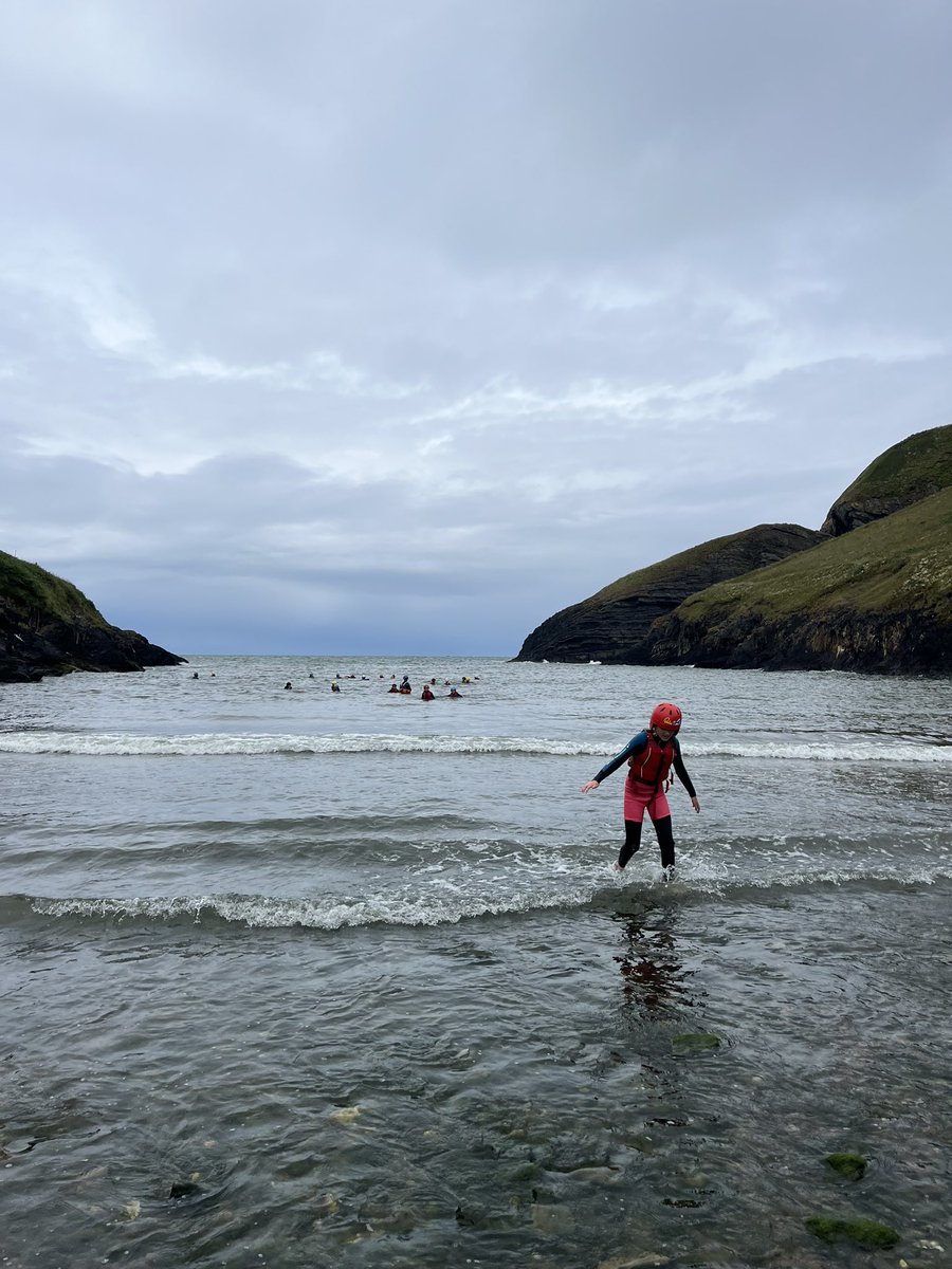 YsgolBroIngli's tweet photo. 🌊Diolch @adventure_wales am gynnal diwrnod i’r Brenin i ddosbarth Pwll Gwaelod🌊 https://t.co/A8yCpk7vsn