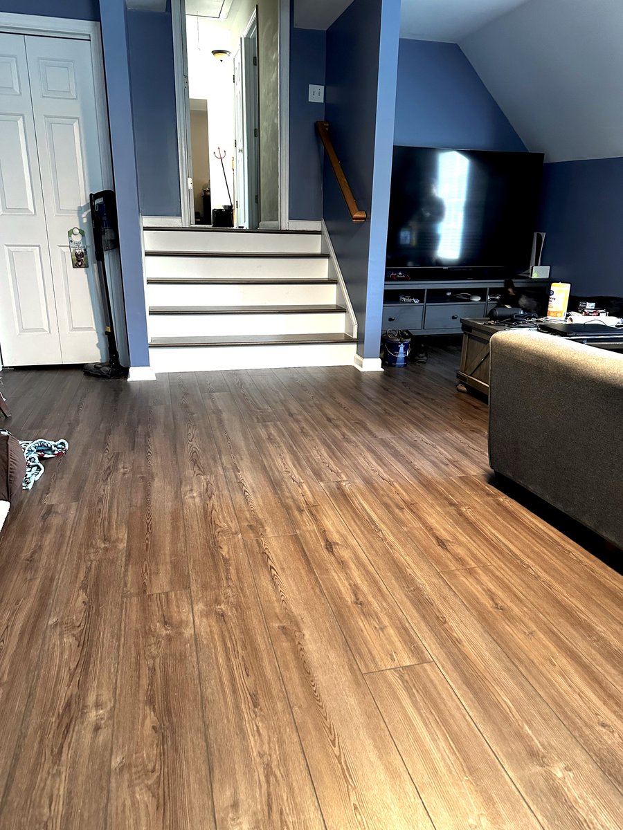 Carpet2Go's tweet photo. Check out these photos of our latest LVP flooring installation! These adorable dogs give their paw of approval, certifying the ultimate coziness and comfort of our LVP flooring technology. 🐾🏡

#Floor #LVP #Vinyl #Flooring #Installation #Charleston #SC #SouthCarolina https://t.co/xdQNICHRBd