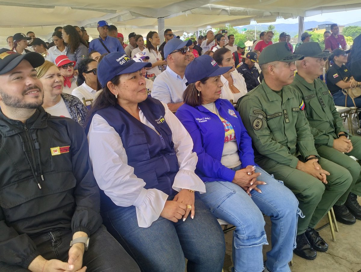 #Ahora presidenta MSc. Milagros Arzolay presente en la Jornada del Tribunal Móvil #TSJAtiendeAlPueblo.

#12Jul
#LaPoesíaNosUne
#ConsejoLegislativoNE