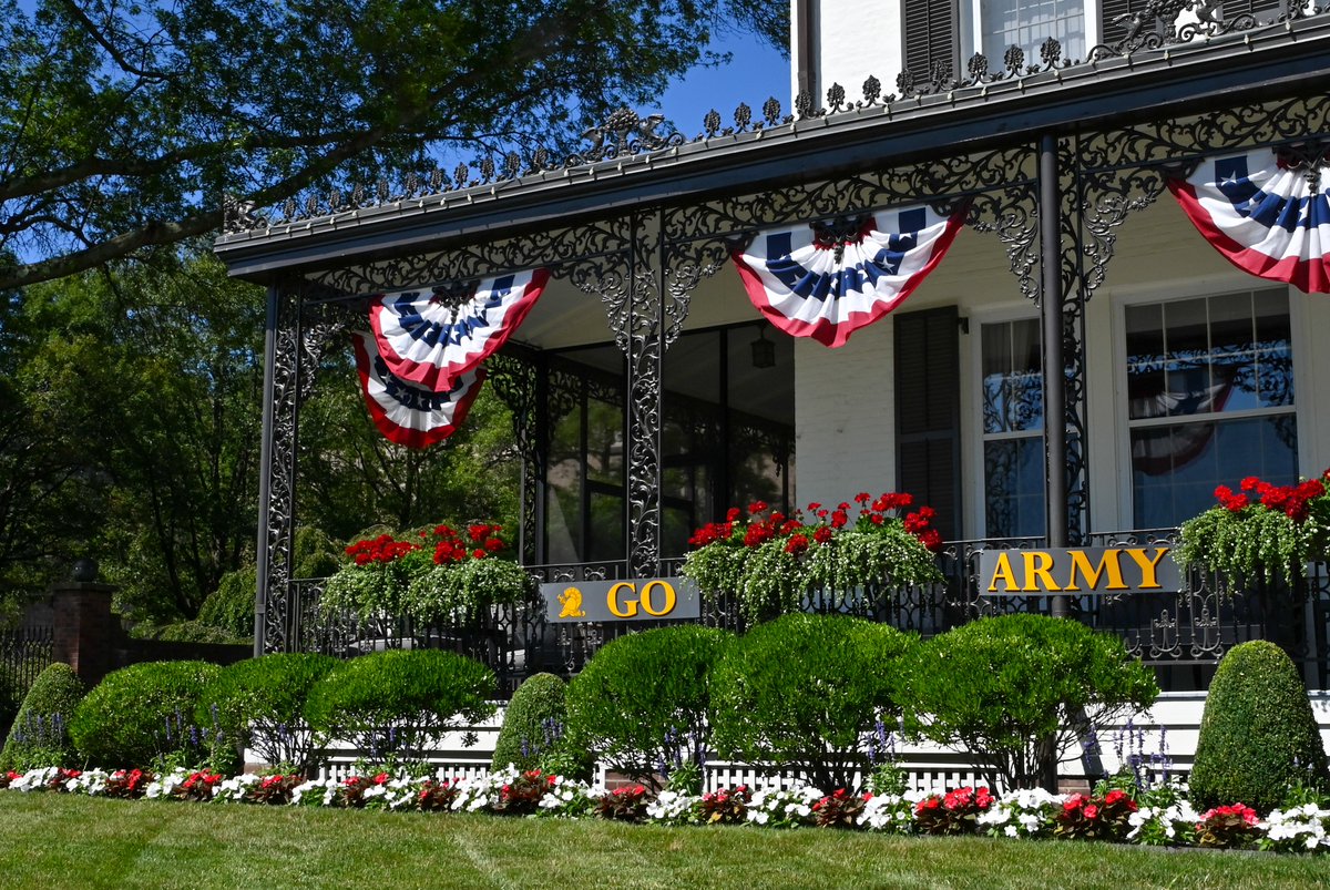 WPAOG's tweet photo. Sunshine on our mind. 🌞
"There was never a day at West Point where I didn't ask myself, 'Where would I put the camera?'" -Rod Lurie '84

📷 by: Justin Conti/WPAOG  #NoPlaceLikeRBHH #WestPoint #USMA #WPAOG https://t.co/fY6mrljQya
