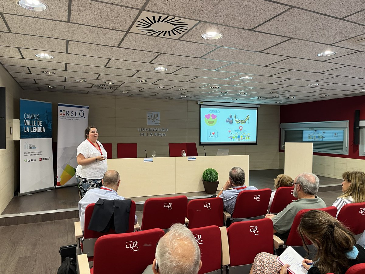 chuchibe's tweet image. Aquí seguimos!! Tarde de viernes y un momento ideal para hablar de divulgación científica en #CDVHistoriaQuímica @unirioja!! @carminapuyod y @tvaldessolis nos están enseñando cómo hacerlo!! @RSEQUIMICA y a @ValleDeLaLengua.