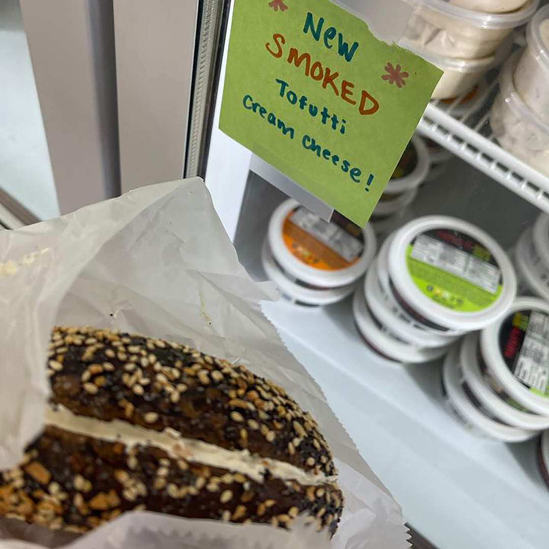 tofuttibrand's tweet photo. Go to Balsam Bagels in Rochester, NY to get a #bagel with Tofutti. Plain, Garlic &amp; Herb, Herbs &amp; Chive, and Smoked. And go to @GoPlantX to get 10% off all #Tofutti products. Code JULTOFUTTI10. Ends 7/13. https://t.co/mx1syA97Gm 🤘🥯 @balsam_bagels #vegan 📷IG: MetroPops https://t.co/F3Cw7ahNMo