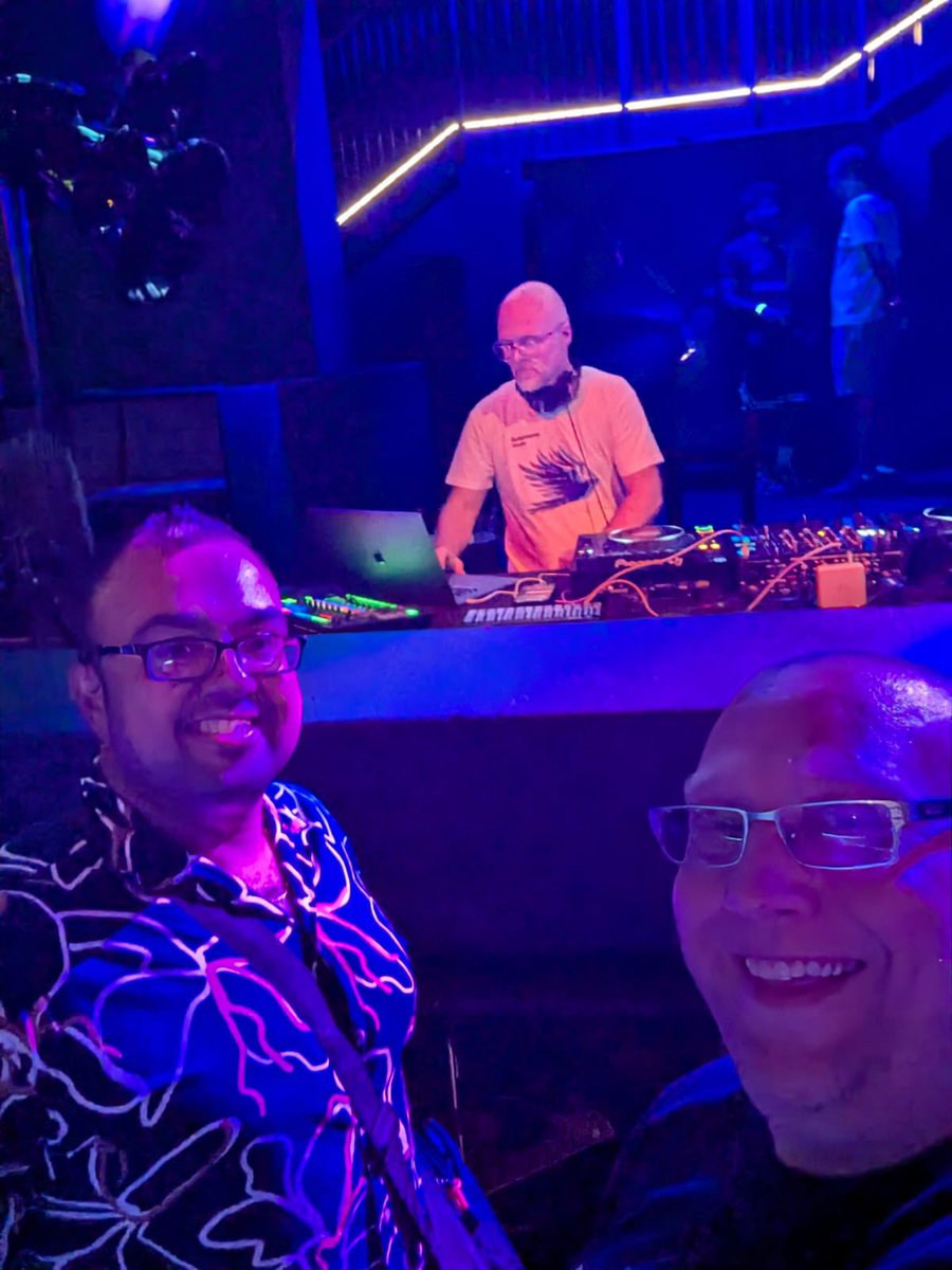 petemistry's tweet photo. Spent a wonderful few days in Ibiza. Lots of sun, sea, amazing food and drink and incredible entertainment thanks to watching @England win at @ibizarocksbar and to @richsolarstone and @PAULVANDYK at @SHINE_Ibiza! Didn’t expect to then actually meet Paul - one of my actual heroes! https://t.co/90kVOlPbOv
