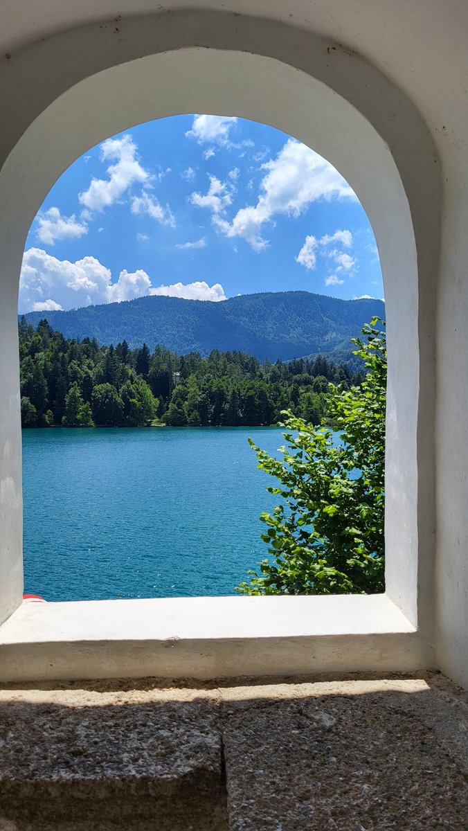 SarahBeddow1's tweet photo. Just back from a welcome break in stunning Slovenia 🇸🇮 . A real hidden gem. #Slovenia @adebeddow https://t.co/PDkYNOwV3Y