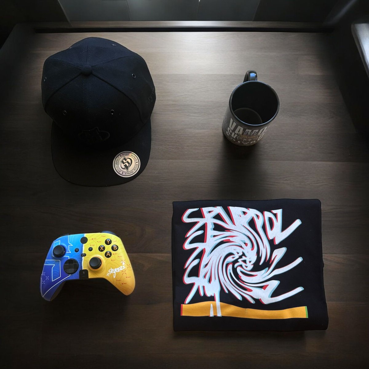 AzankeStore's tweet photo. Dark Gaming 🎮 

@FRSkyRRoZ by Azanke. ⚫ https://t.co/aoB00arWJ3 https://t.co/vrObTKH1Co
