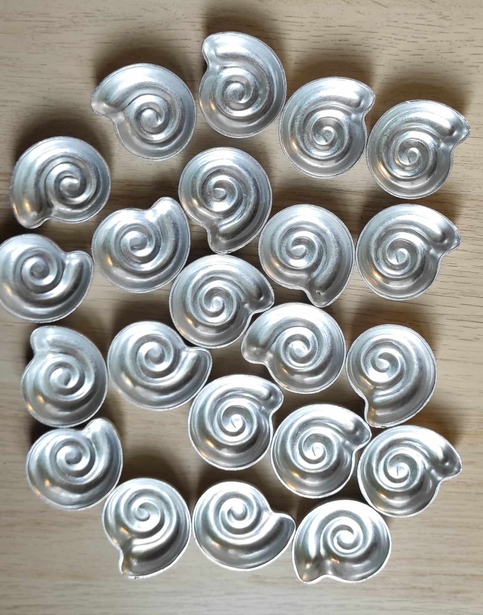 VintageSoviet's tweet photo. #Cookies #forms #vintage #Snails #Baking Forms, #Shell #cookie #molds #BiscuitBaking #Soviet #kitchenware #USSR #Latvia
https://t.co/0oO8MwIfpk https://t.co/gjKHu7obiL