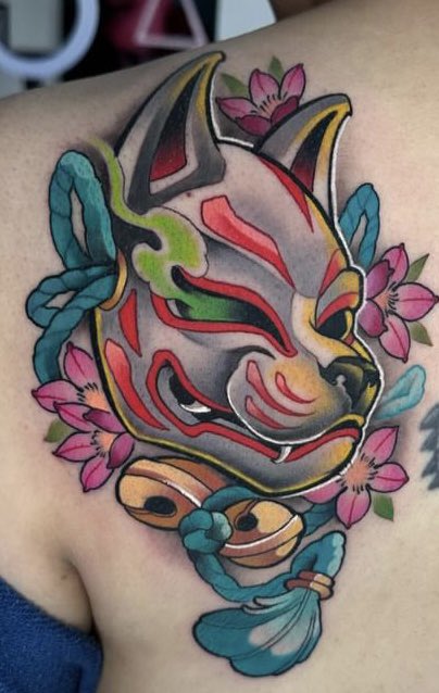 New tattoo! Love it sooo much 💚💙

#tattoo #kitsunemask