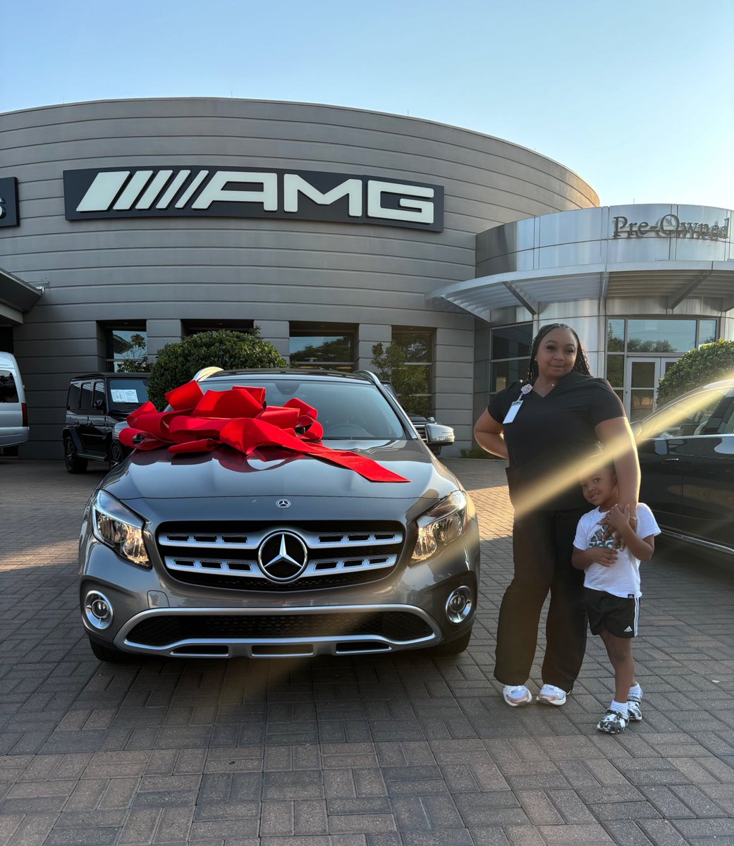 OnlyJesssy's tweet photo. Y’all ain’t got to gas me up, i was never on E! 😘 Straight off the lot in a brand new benz with the AMG rims 🩶 https://t.co/kfnmgPtY2Q