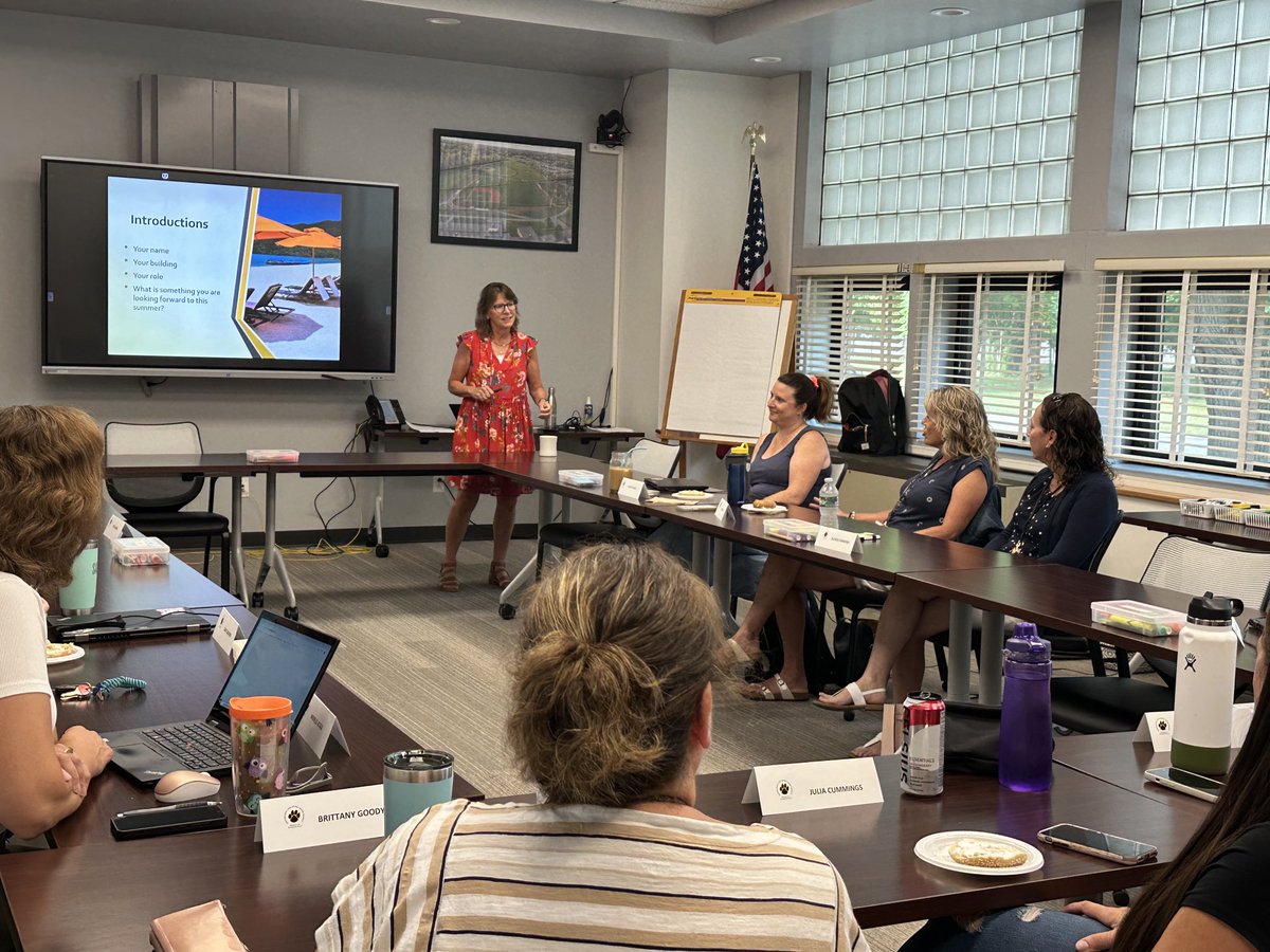 Holly Sidebottom tweet media