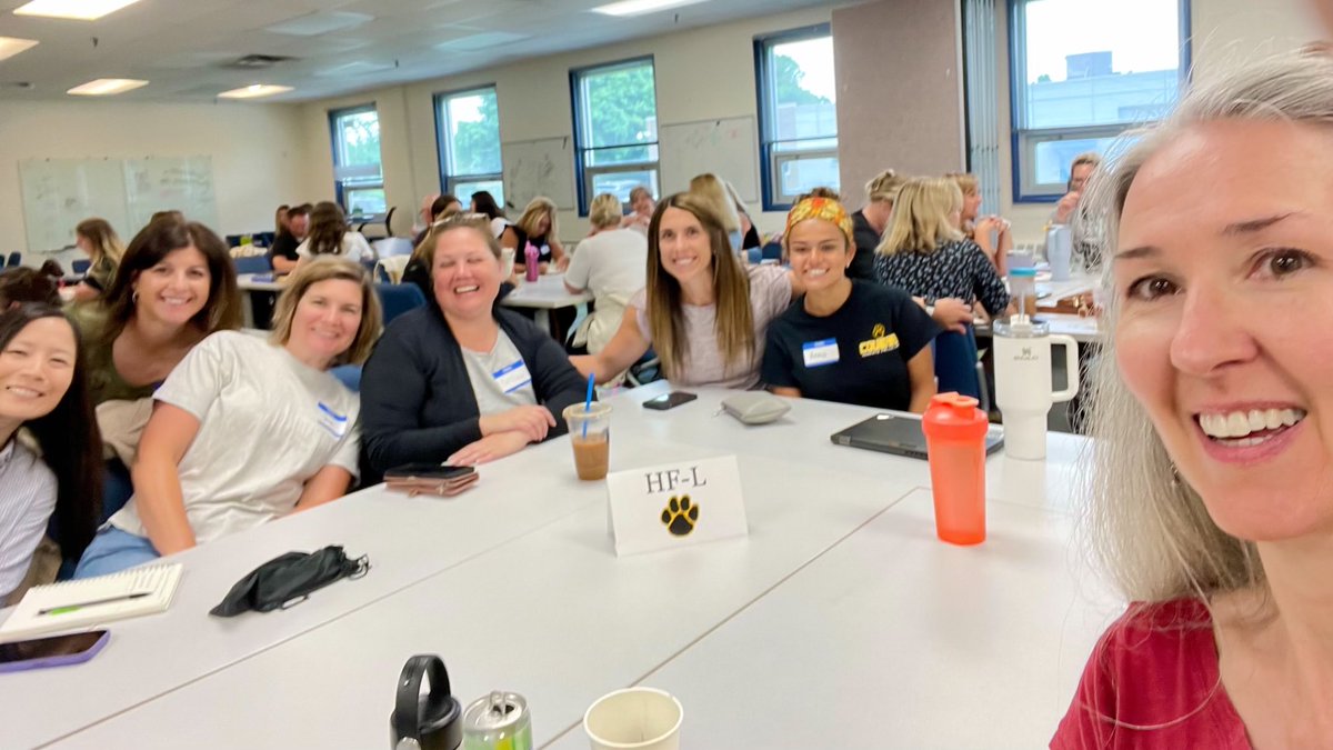 Holly Sidebottom tweet media