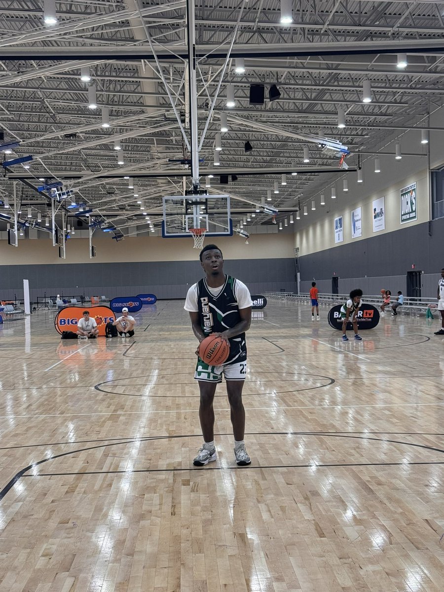 BigShotsGlobal's tweet photo. #BigShots #RichmondLive

#23 Chance Wells for Team Maryland Spartans is a great defender and can score the ball well. Wells is one of the top players here at Richmond Live in the 17u division. https://t.co/6CDpBcQLdR