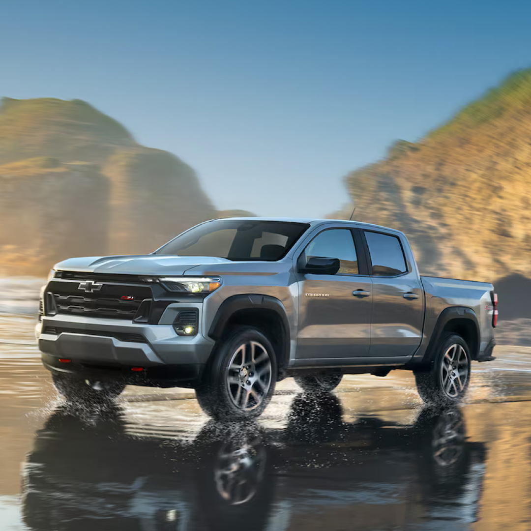 FlagstaffChevy's tweet image. Experience the perfect balance of power and precision in the Colorado. Drive with purpose. 🚙💨 #ChevyPower #ColoradoDrive