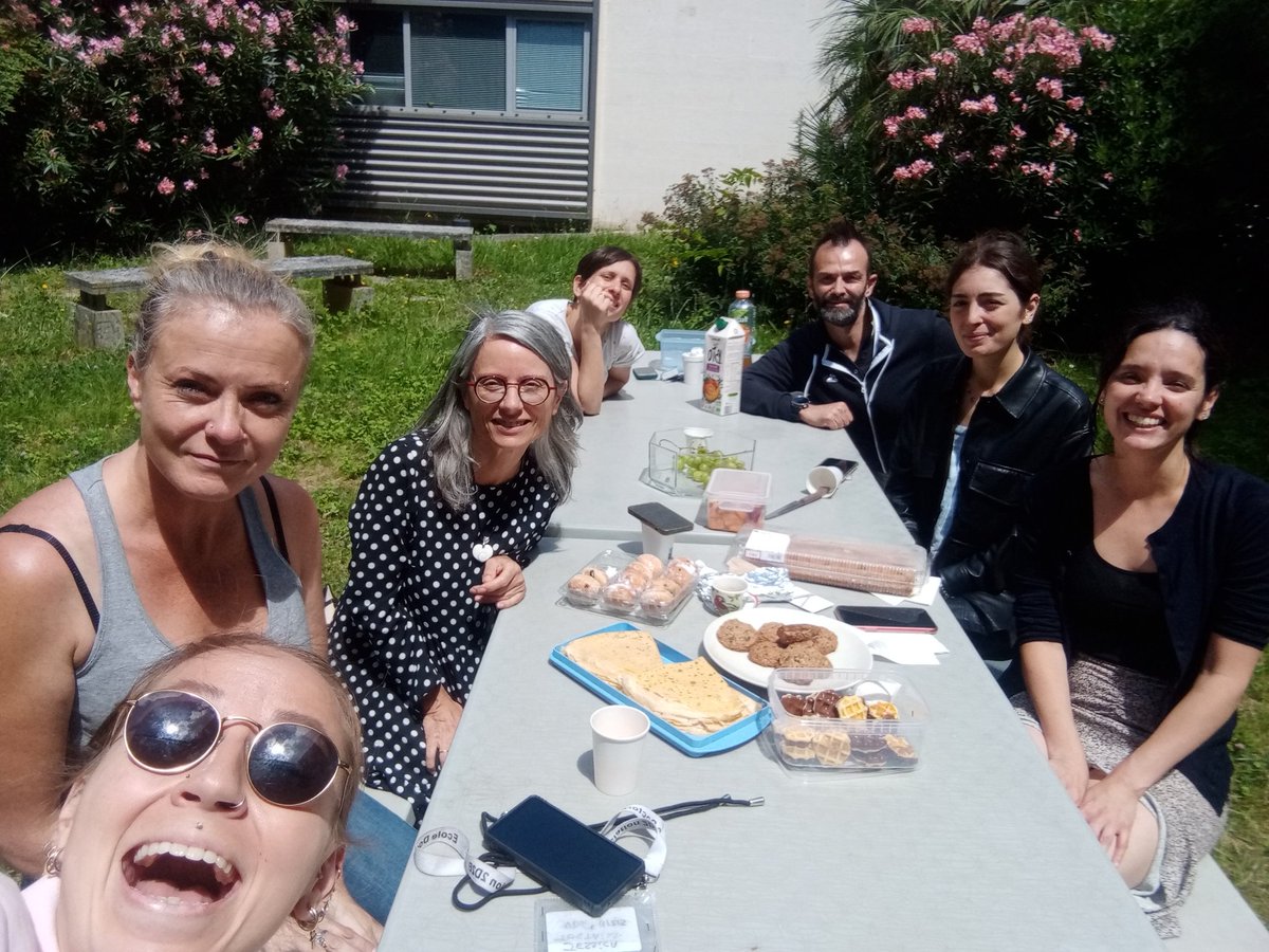 Deroche Véronique (@derochevero) on Twitter photo Team celebration of the ANR grant
@Magendie
We are a team!!
<a href="/DanaConlisk/">Dana Conlisk</a> & Xless: Jess, Giulia, Jeff, Gabriela & Maria Team celebration of the ANR grant
@Magendie
We are a team!!
<a href="/DanaConlisk/">Dana Conlisk</a> & Xless: Jess, Giulia, Jeff, Gabriela & Maria
