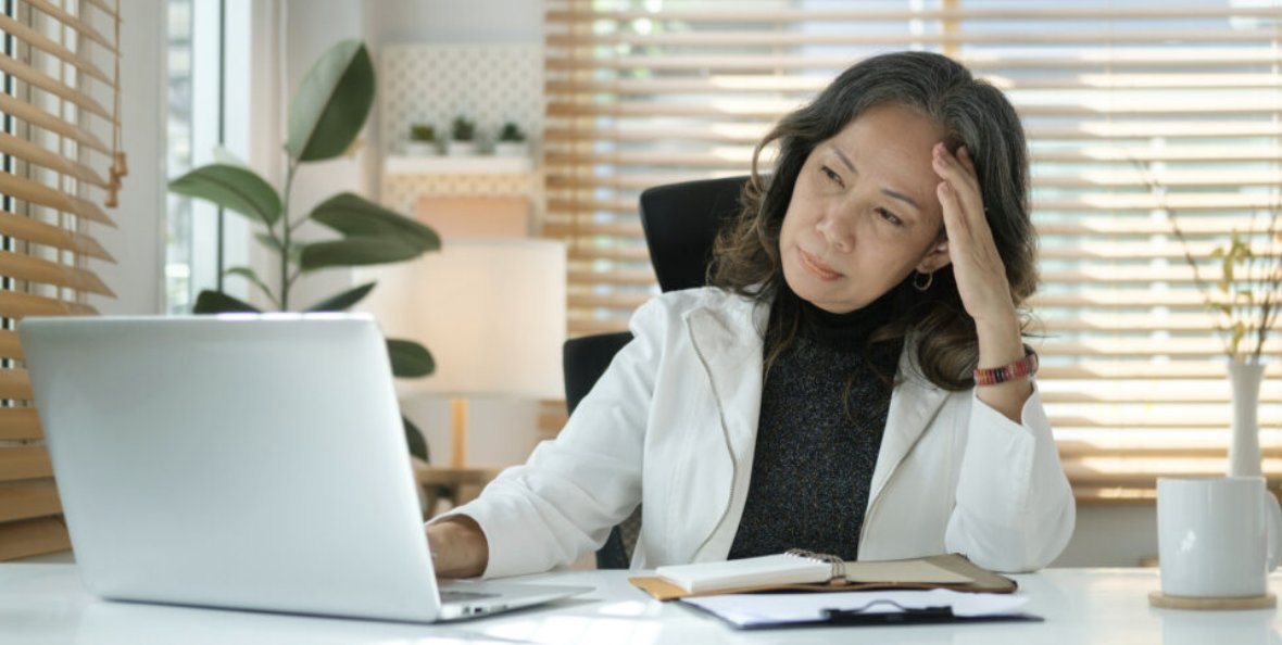 Frontline supervisors are balancing performance metrics with hybrid work &amp; AI adoption. Overwhelmed, they are the linchpins for thriving teams. We recommend:

1. Fostering career growth 
2. Hands-on skill-building
3. Leveraging AI support

Read more: bit.ly/3LfLYaG