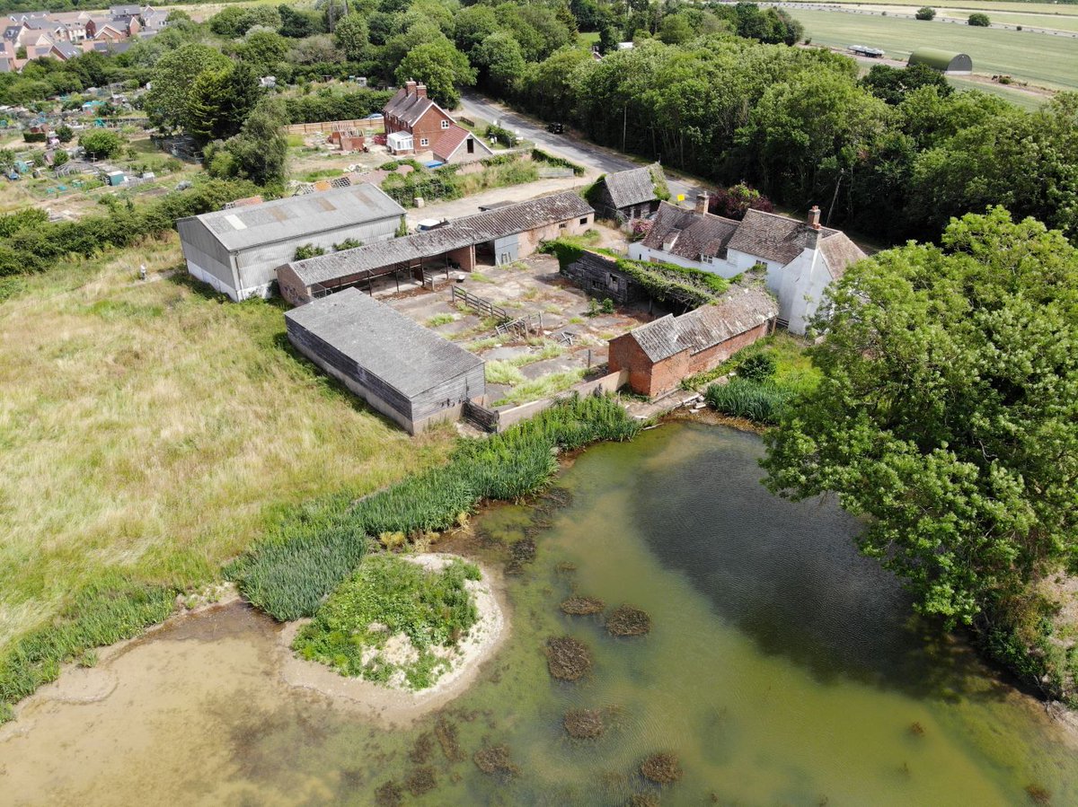 np_cambridge's tweet photo. Delegated approval obtained this week for our scheme to regenerate a grade 2 listed farmhouse and develop the surrounding historic farmyard into four new family dwellings. Read more here:

https://t.co/BniNHexrpb https://t.co/S9UVsMM8At