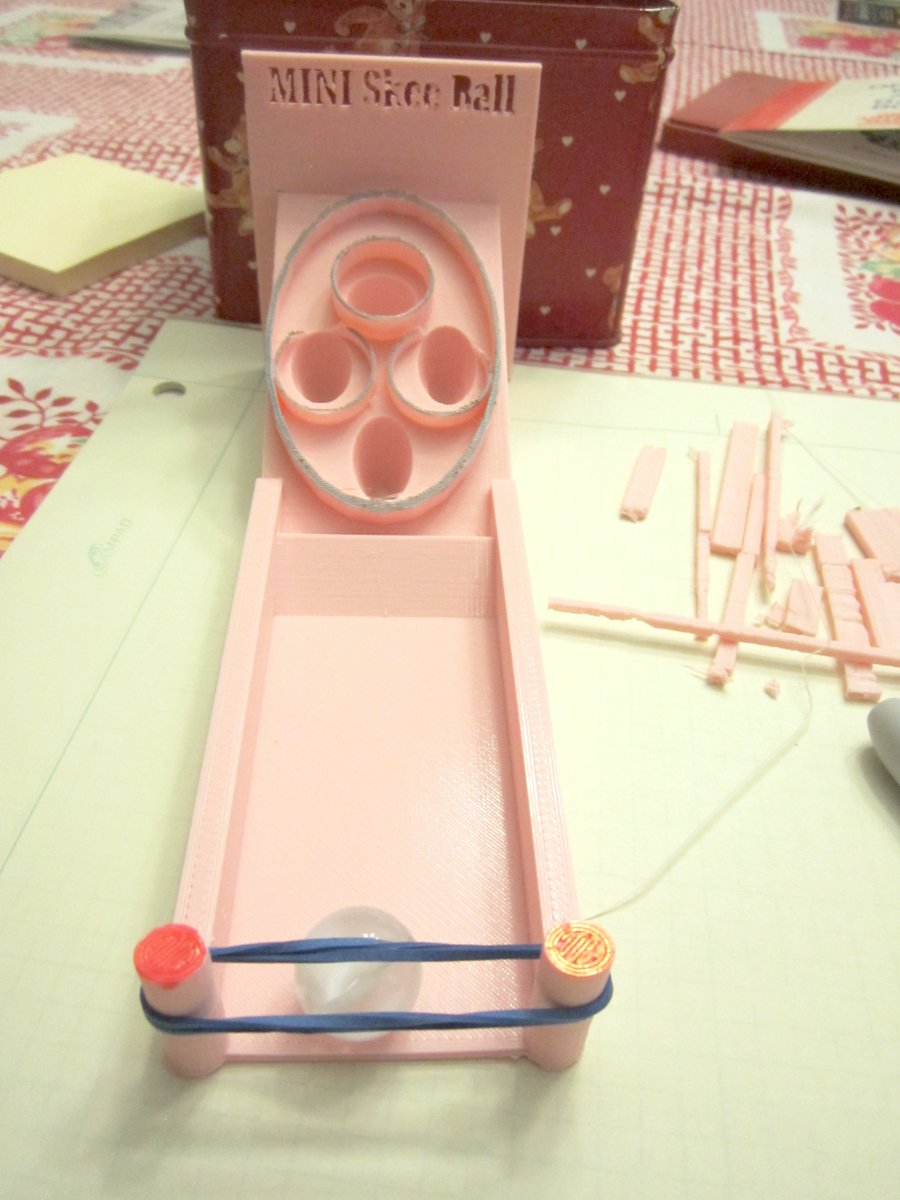 tinkercad's tweet image. Autodesk Design and Make Weekend Project: Tabletop Games ⚽️ 🏀 ⚾️ 🏈 🎳

Bring large games to your tabletop for this week’s weekend project!  

tinkercad.com/blog/weekend-p…

#AutodeskDesignAndMake #TinkercadProjects