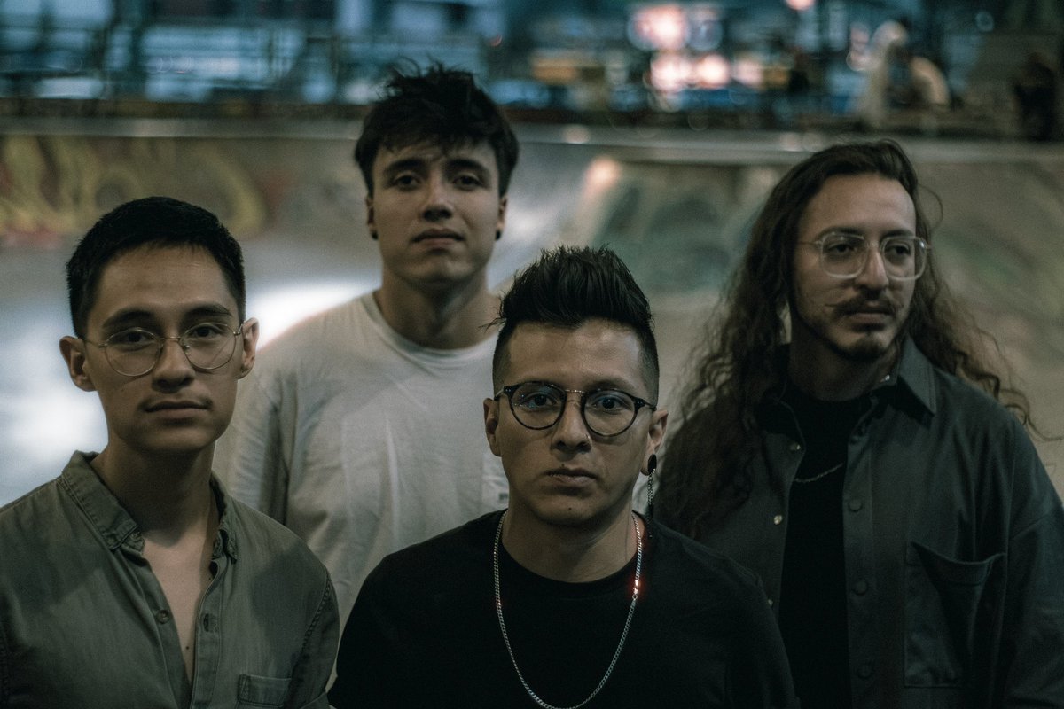 daelendamx's tweet photo. Death, Aftermath deja de existir, sin embargo la banda continúa bajo el nombre Daelenda. Así como el nombre y nuestra música, nosotros tampoco somos los mismos que al inicio de este proyecto, por lo que esta decisión es el paso más lógico por tomar. https://t.co/ZsLYbyjtDM