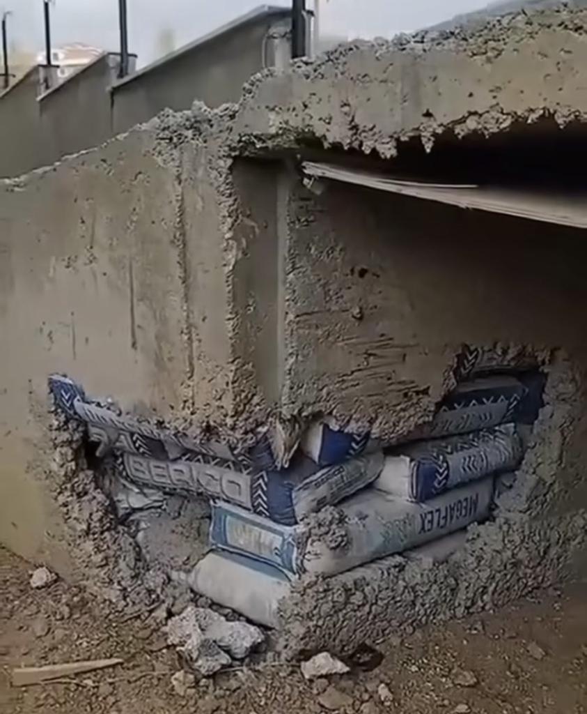 paoloardoino's tweet photo. How lot of tech infra is built in a nutshell https://t.co/om7p2rEqmX