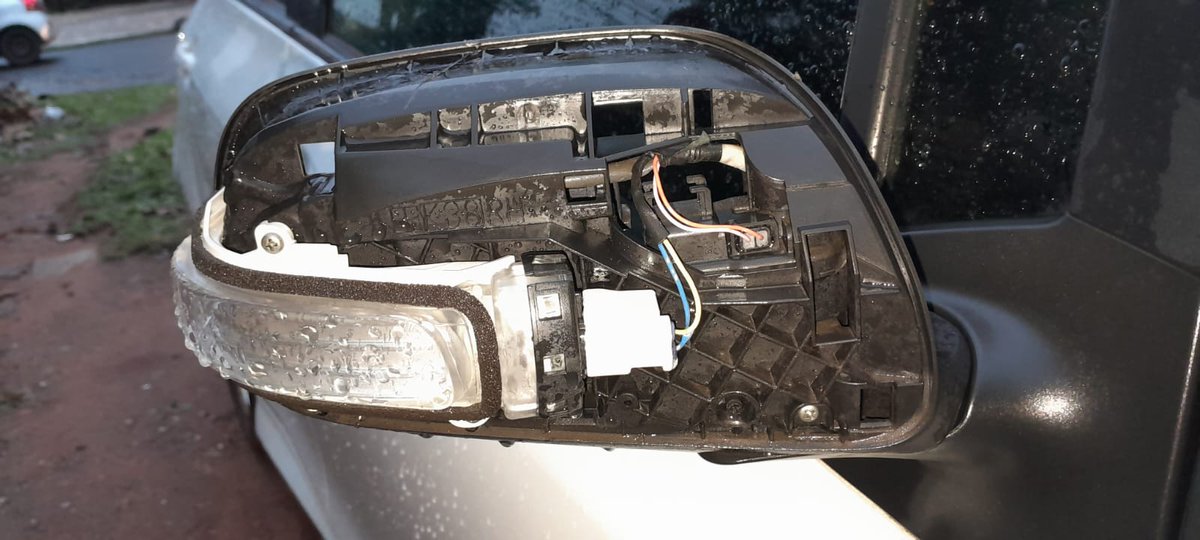 Raulbogarin's tweet photo. 🚨DE CADA 10 AUTOS 5 SUFREN DEL HURTO DE SUS ACCESORIOS 
-La justicia no puede hacer nada ya que se considera bagatelario. 
-Las zonas más afectadas, Lambaré, Villa Elisa, Mercado 4 y los diversos hospitales. 
-Una modalidad que viene en aumento. https://t.co/qyxldU7fse