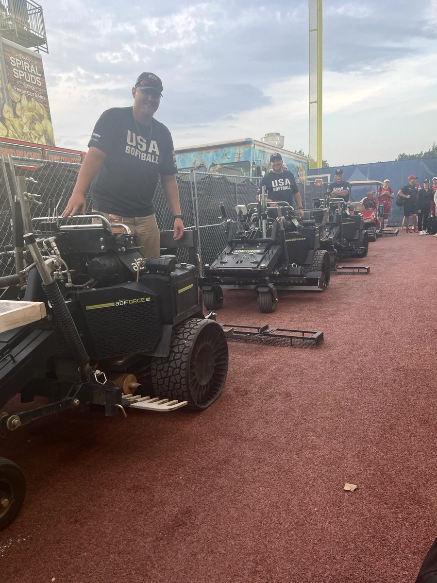 Do what ya love, love what ya do! 

#DIRTgottaloveit #over60YearsStrong <a href="/jmh_140/">Jake Hill</a> <a href="/ABISportsTurf/">Force By ABI</a> <a href="/siteonesupply/">SiteOne Landscape Supply</a>